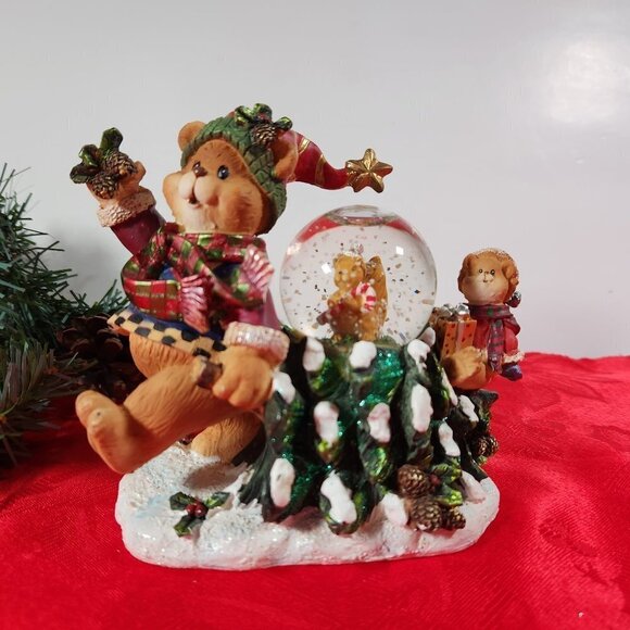 Vintage Teddy Bear Snow Globe Christmas Bears & Squirrel Collectable Hol… - Picture 9 of 9